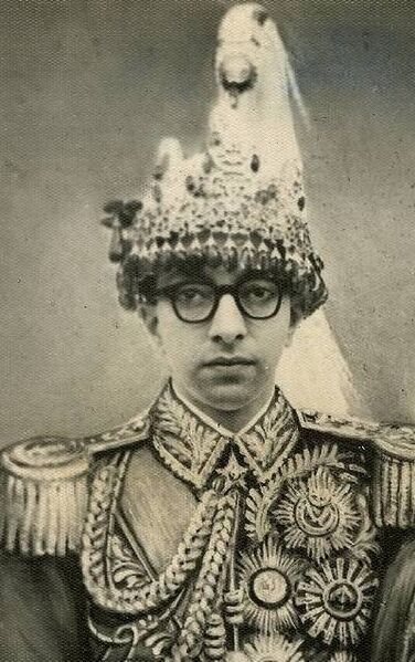 Файл:Mahendra Ratna 1957 (cropped).jpg