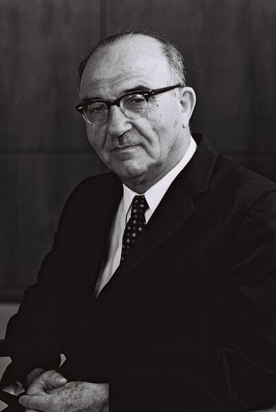 Файл:Portrait of prime minister Levy Eshkol. August 1963. D699-070.jpg