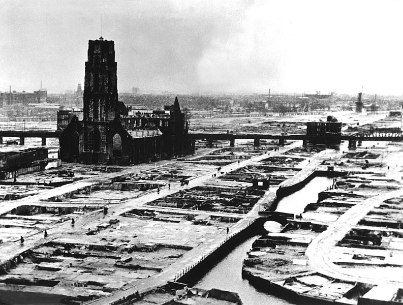 Файл:Rotterdam, Laurenskerk, na bombardement van mei 1940.jpg