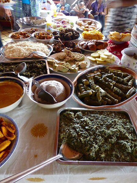 Файл:Plats traditionnels lors d'une cérémonie.jpg