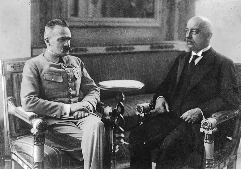 Файл:Narutowicz Pilsudski.jpg